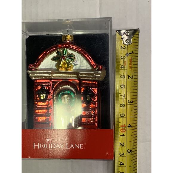 Macys Holiday Lane Front Door Decorated Christmas 2009 Molded Glass Ornament NEW - Picture 8 of 9